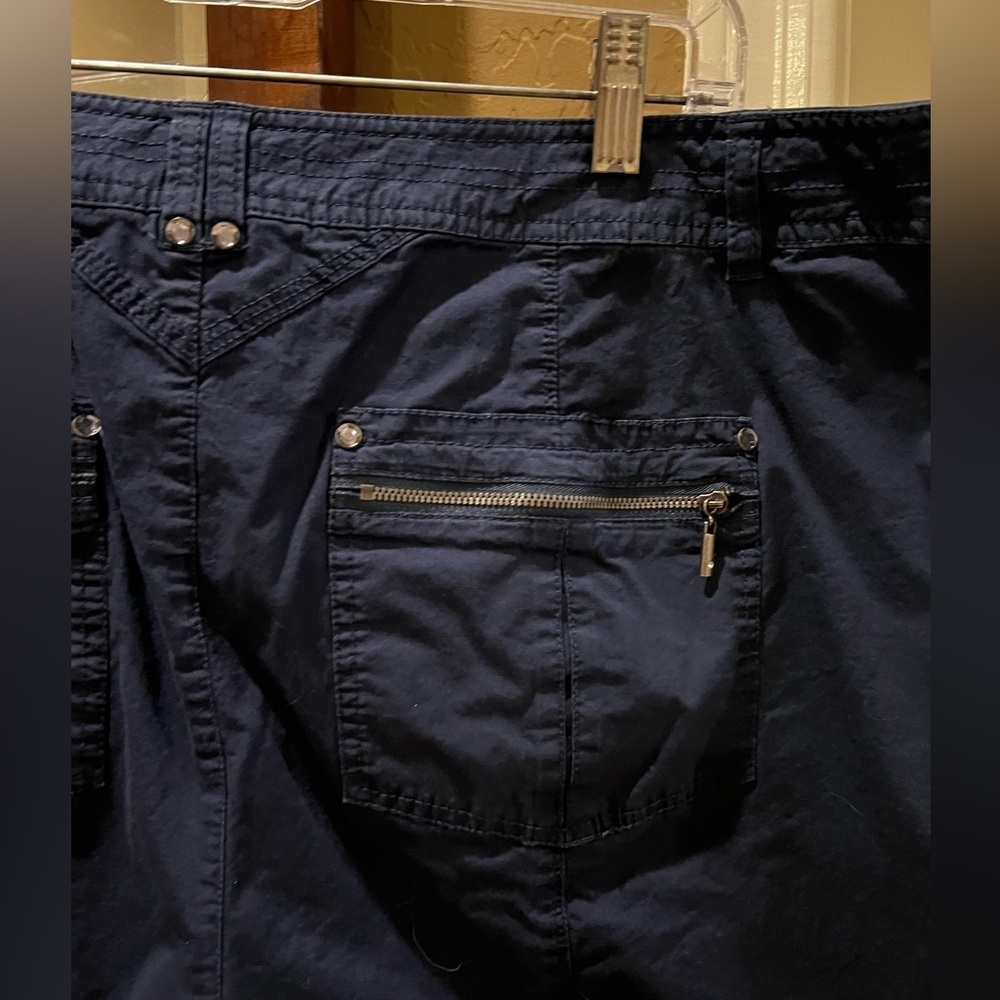 INC International Concepts Relaxed fit Women’s Cargo Capris Navy Size 18W - Picture 5 of 8